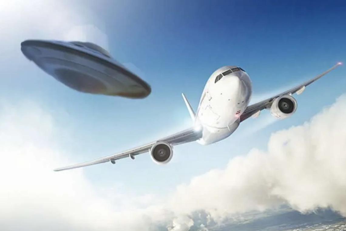 FedEx pilots filmed UFO that followed their cargo plane for over half an hour