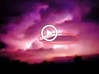 During a storm in Missouri, an unidentified flying object with a saucer shape was seen capturing lightning.